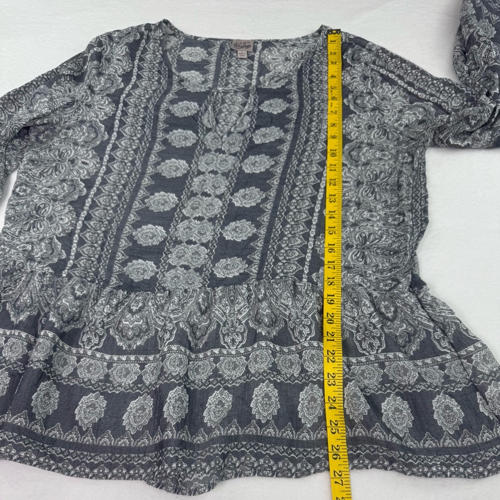 Como Vintage Gray and White floral paisley women’s Blouse Size L - Picture 4 of 10